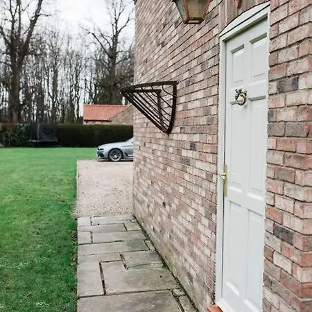 The Coach House Apartment Wyberton Exterior photo